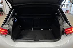 valkoinen Volkswagen ID.3 2023 kuva 15.