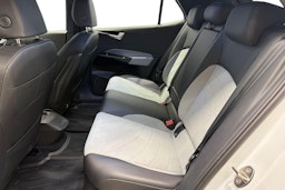 valkoinen Volkswagen ID.3 2023 kuva 10.