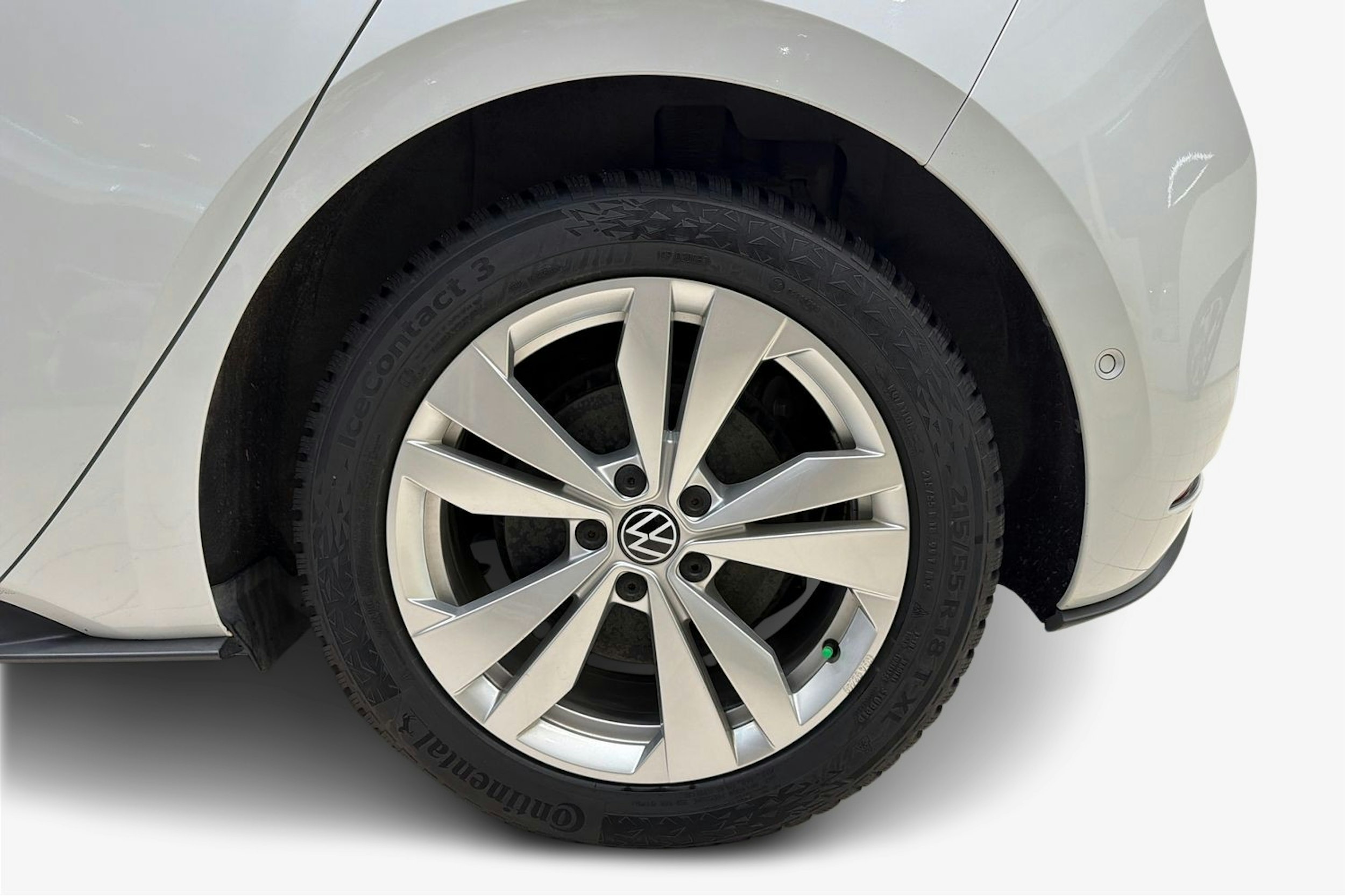 valkoinen Volkswagen ID.3 2023 kuva 11.