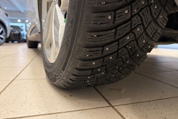 valkoinen Volkswagen ID.3 2023 kuva 13.