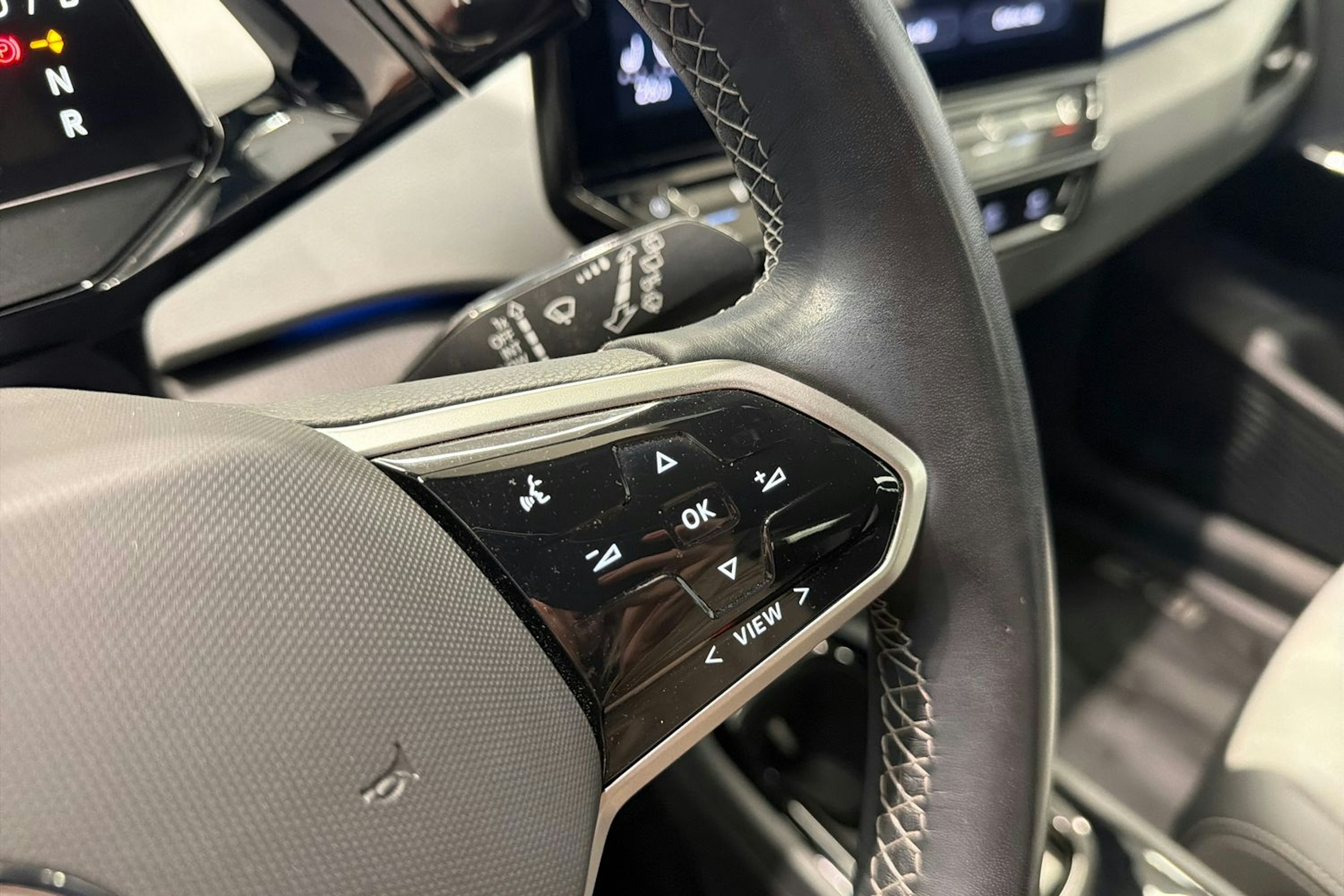 valkoinen Volkswagen ID.3 2023 kuva 22.