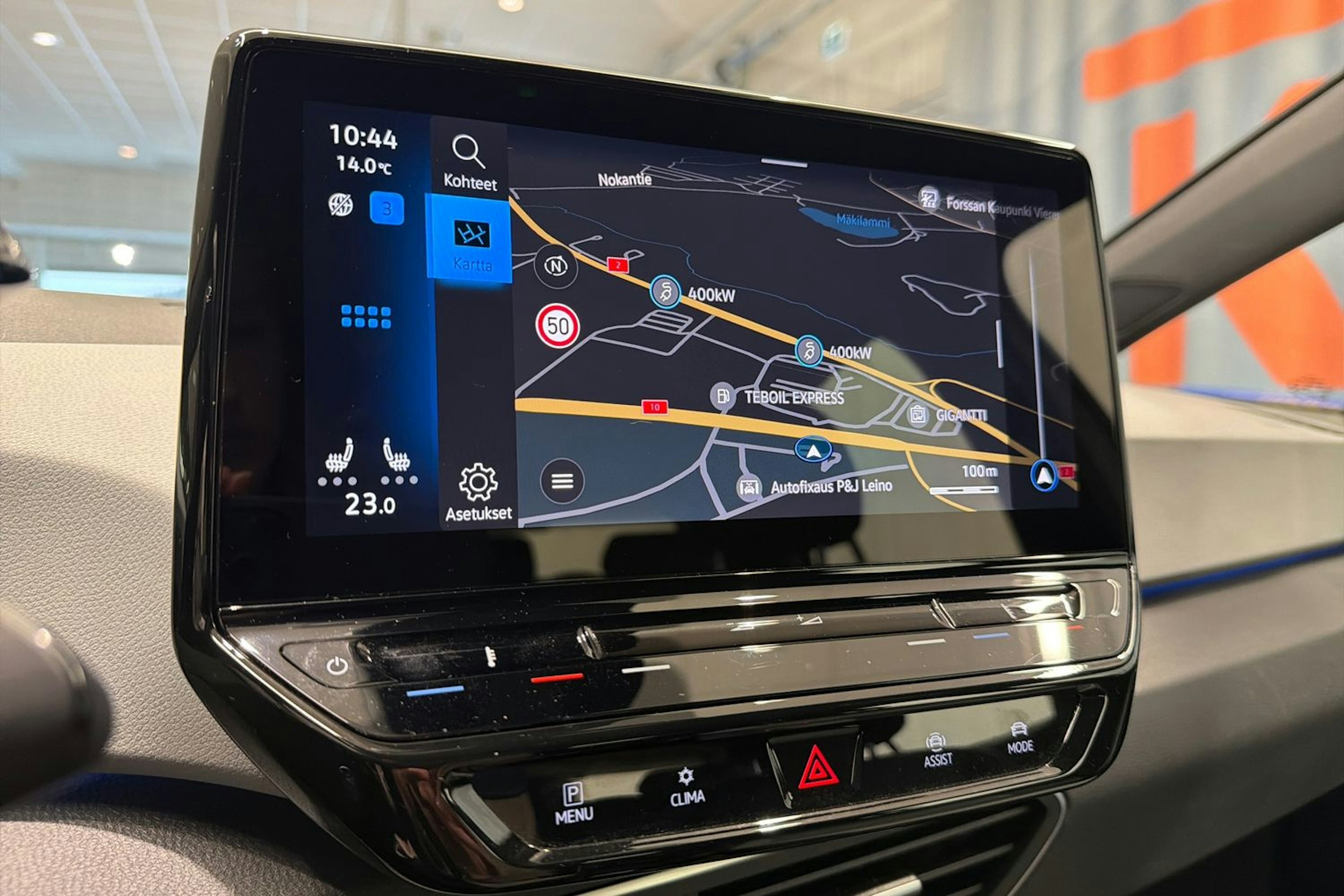 valkoinen Volkswagen ID.3 2023 kuva 26.