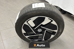 valkoinen Volkswagen ID.3 2023 kuva 14.