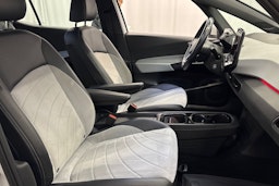 valkoinen Volkswagen ID.3 2023 kuva 15.