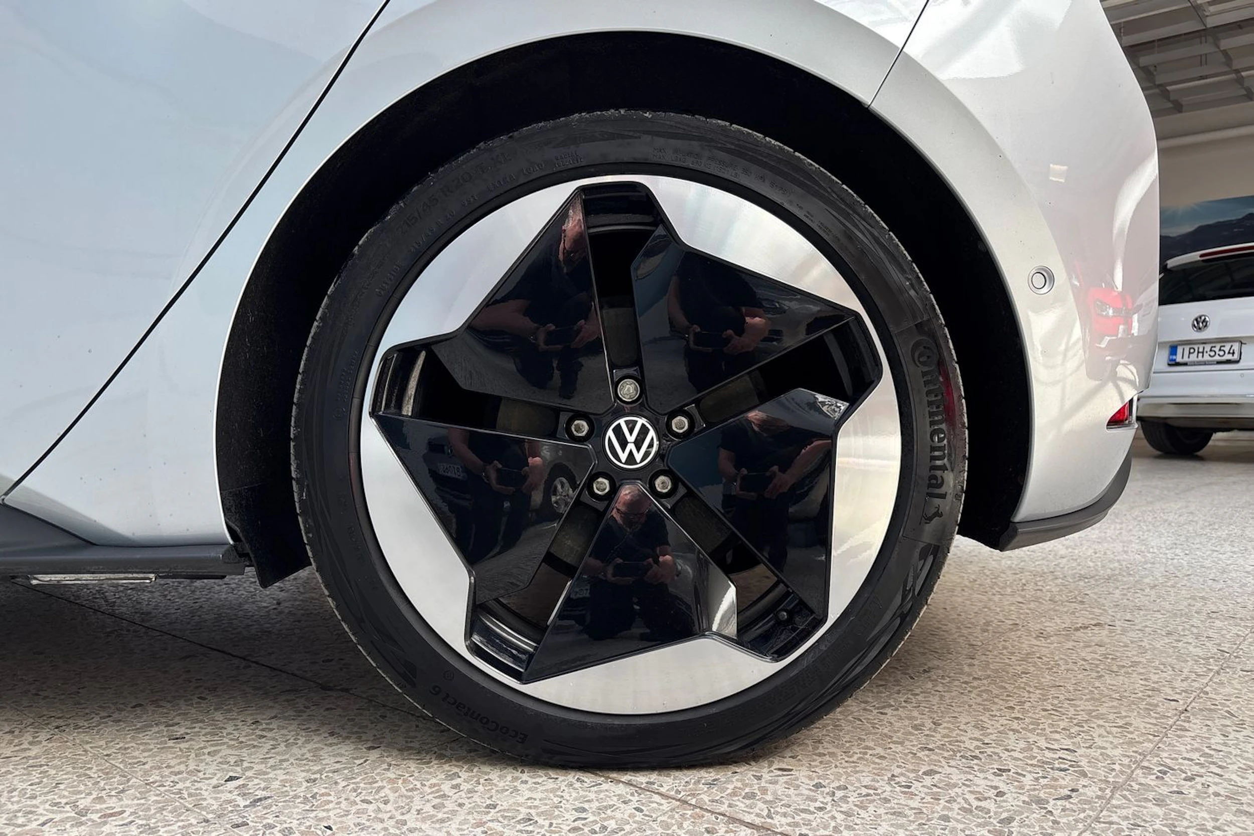 harmaa Volkswagen ID.3 2023 kuva 13.