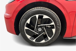 punainen Volkswagen ID.3 2023 kuva 10.