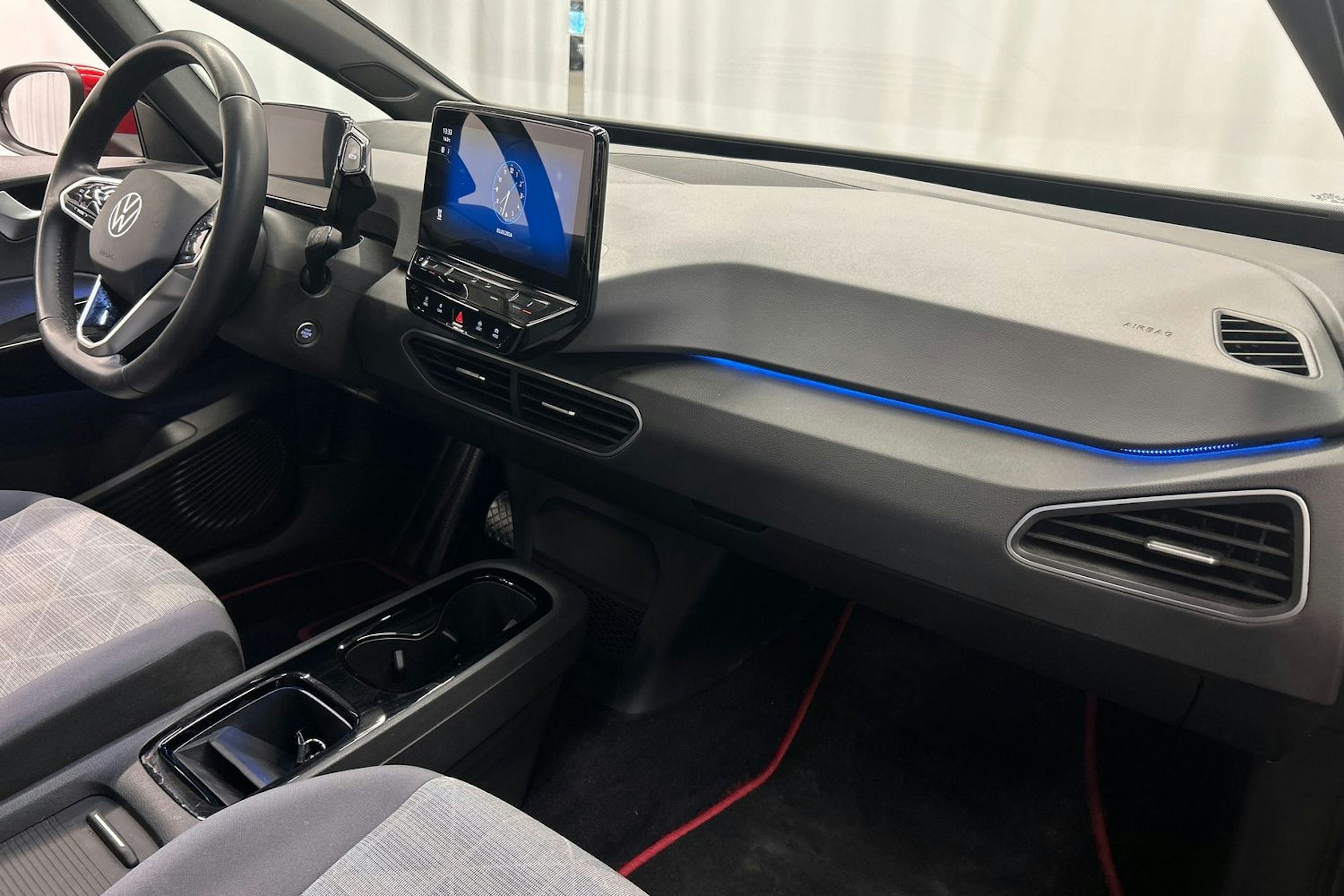 punainen Volkswagen ID.3 2023 kuva 14.
