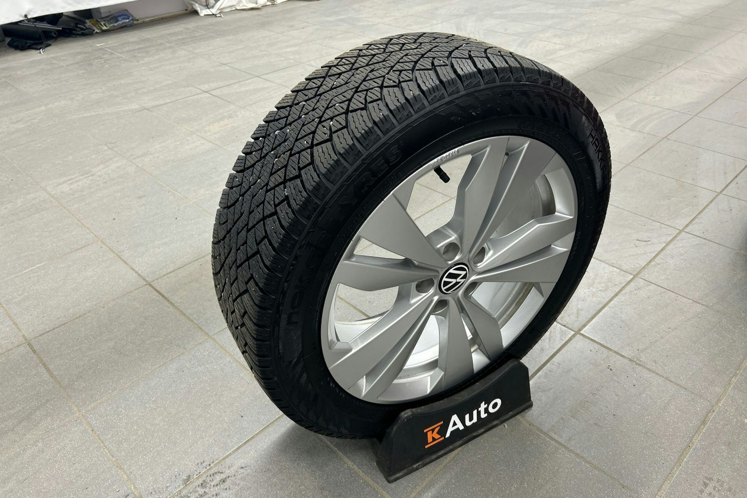 punainen Volkswagen ID.3 2023 kuva 16.