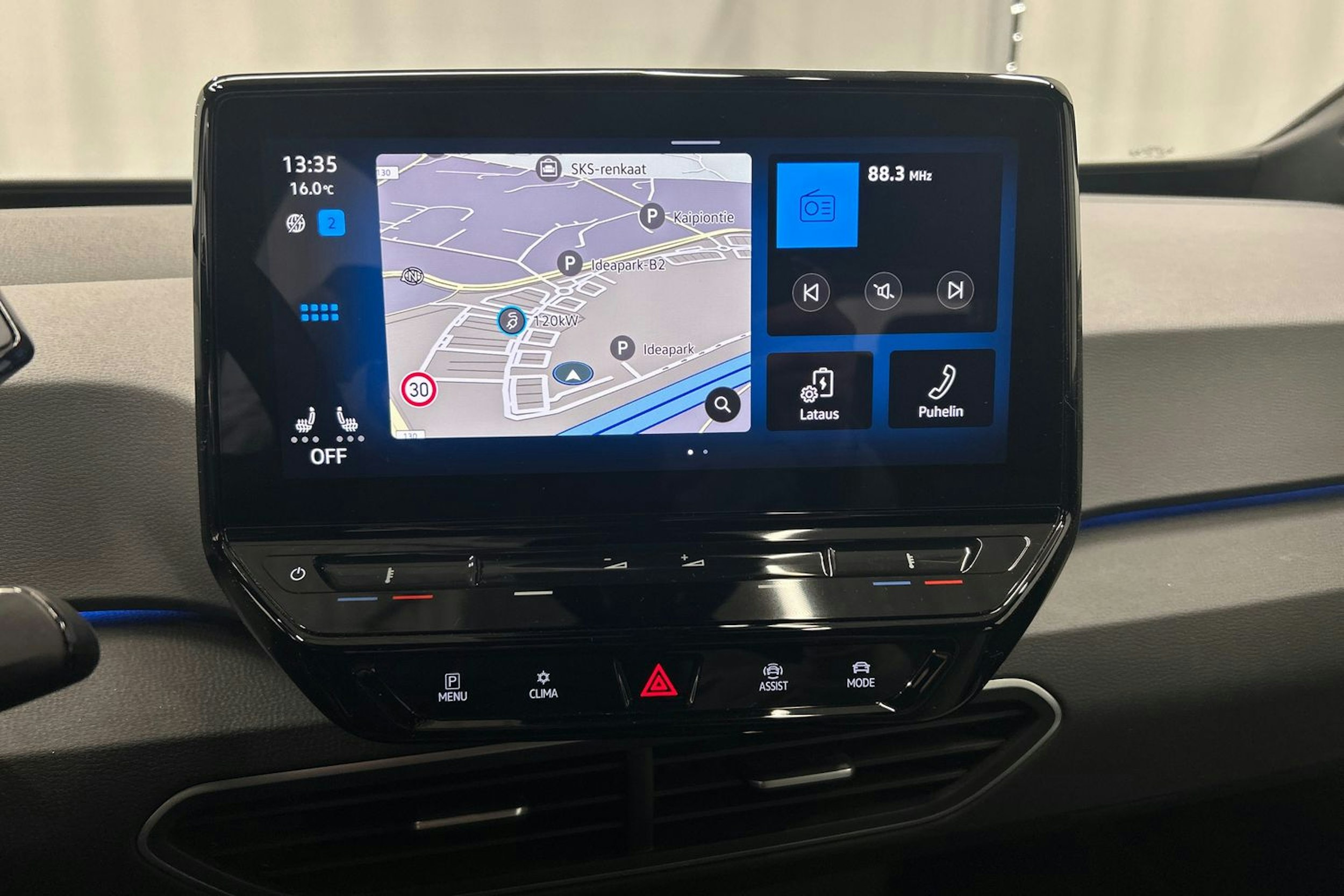 punainen Volkswagen ID.3 2023 kuva 20.