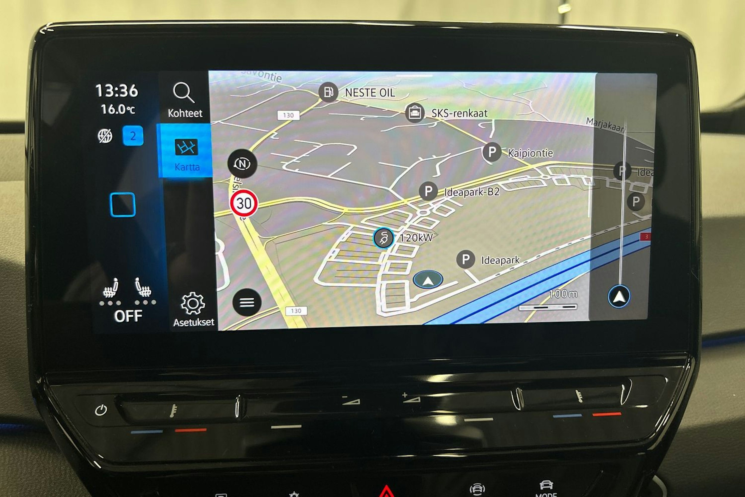 punainen Volkswagen ID.3 2023 kuva 21.