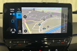 punainen Volkswagen ID.3 2023 kuva 21.