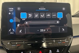 punainen Volkswagen ID.3 2023 kuva 25.