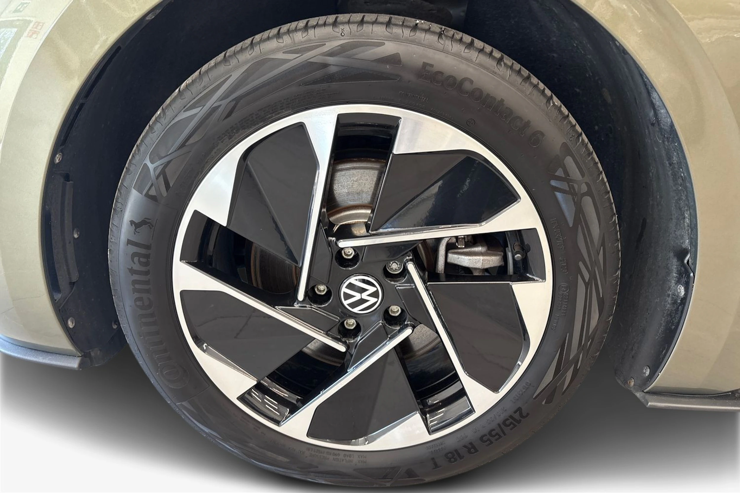vihreä Volkswagen ID.3 2023 kuva 9.