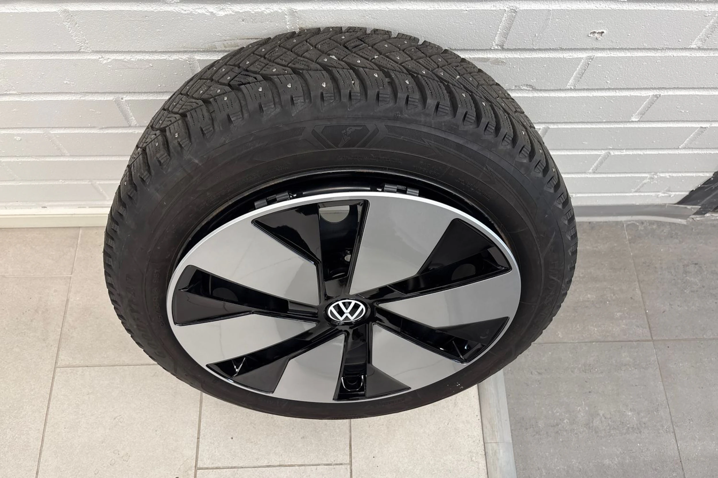 vihreä Volkswagen ID.3 2023 kuva 10.
