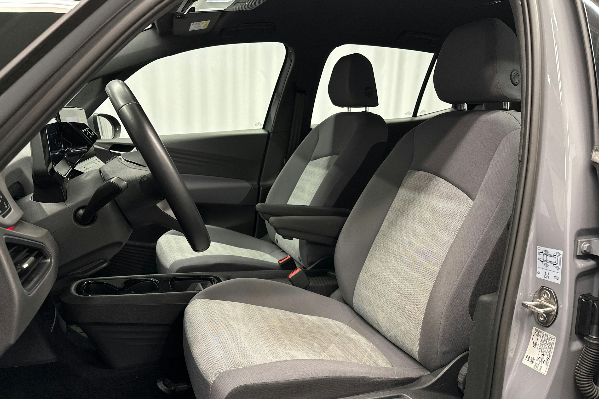 harmaa Volkswagen ID.3 2023 kuva 15.