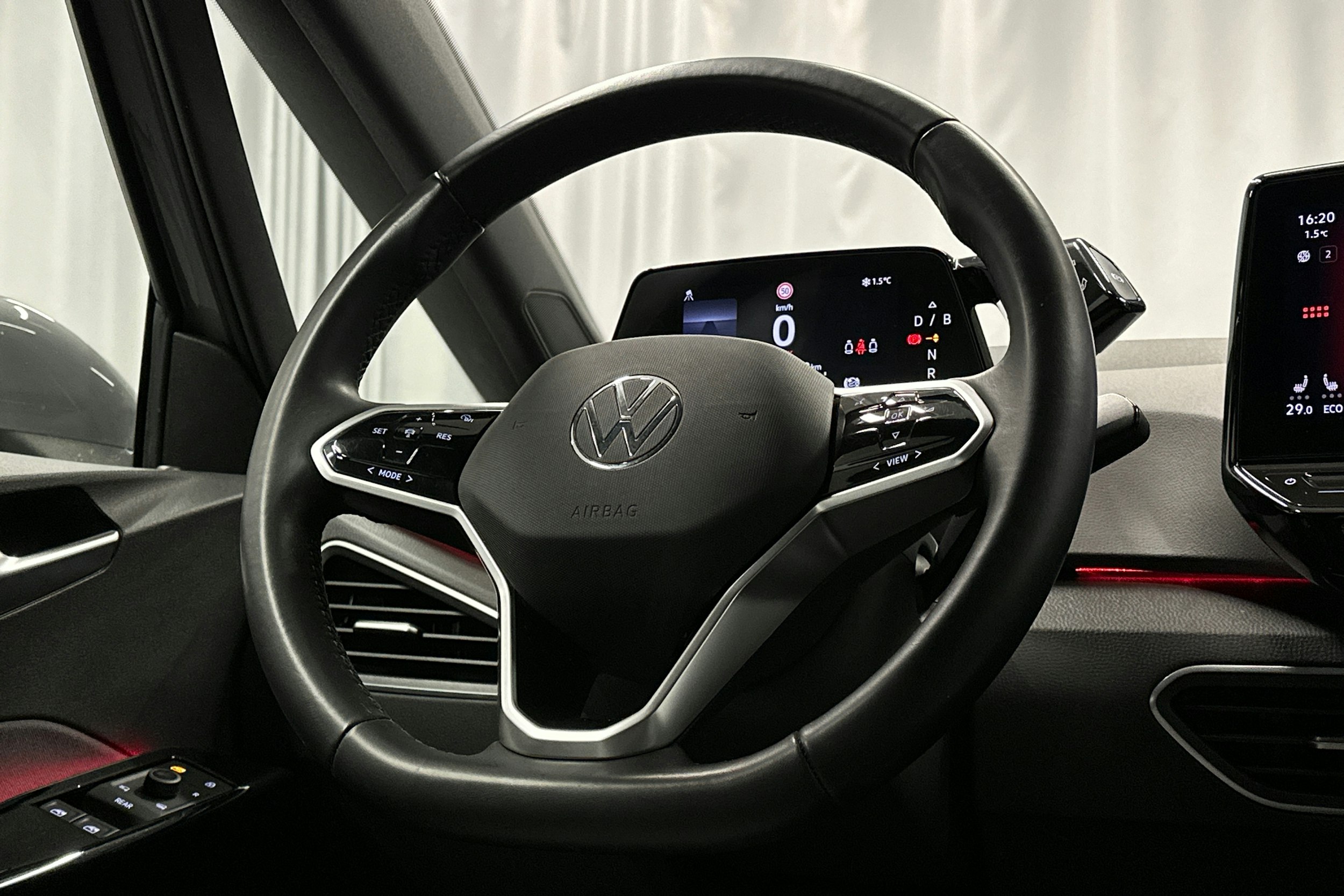 harmaa Volkswagen ID.3 2023 kuva 16.