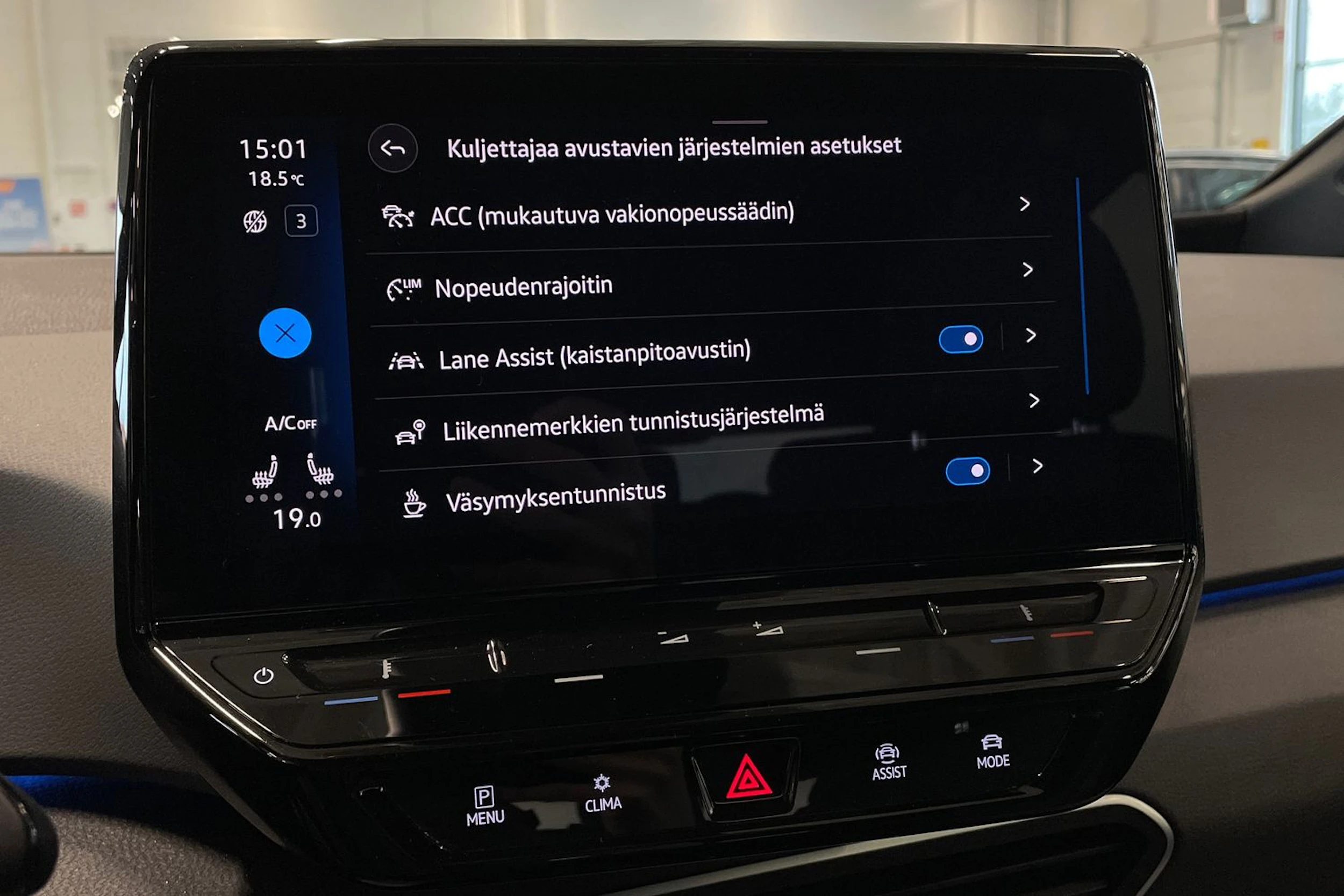 harmaa Volkswagen ID.3 2023 kuva 23.