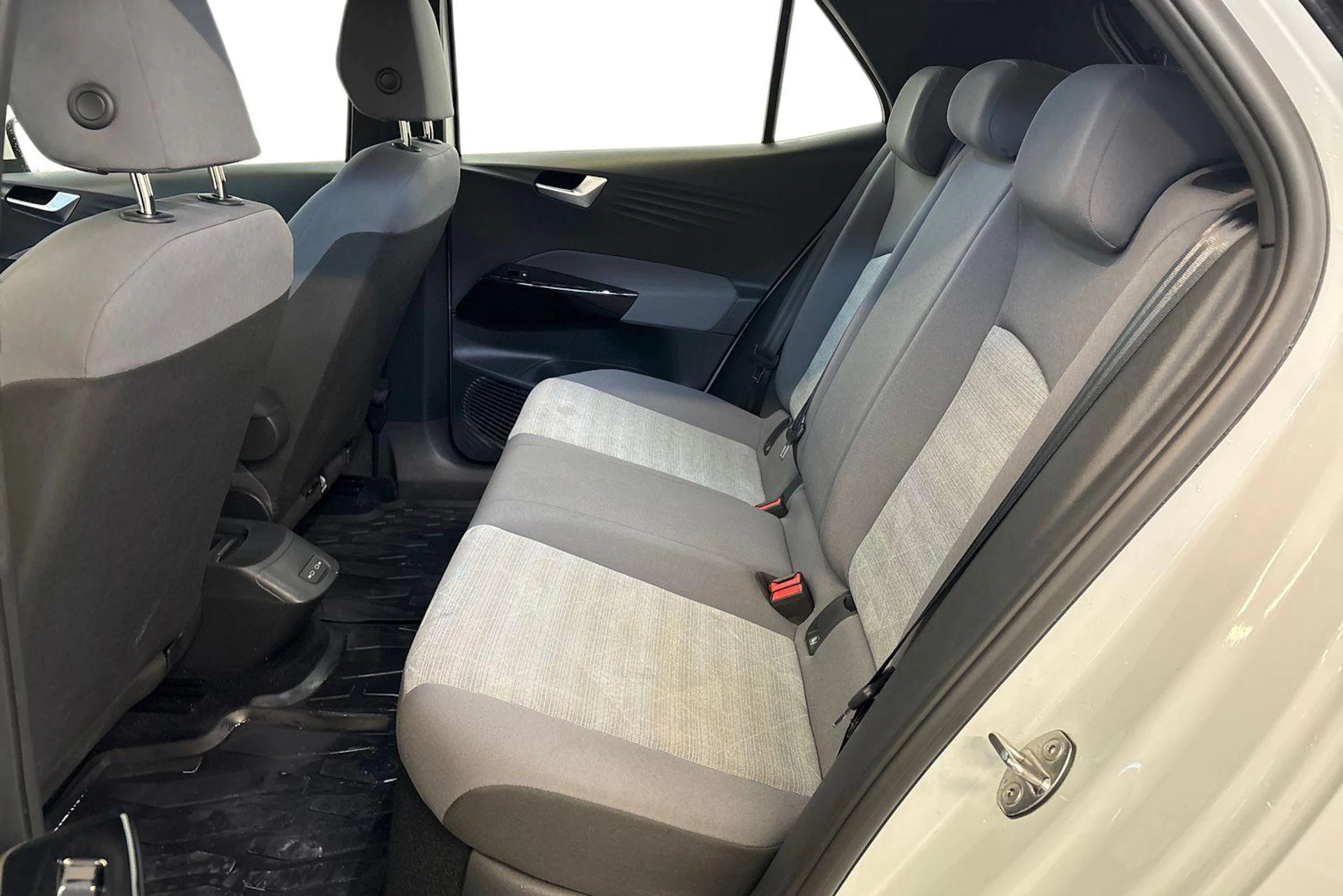 valkoinen Volkswagen ID.3 2023 kuva 8.