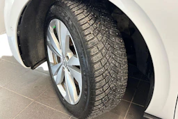 valkoinen Volkswagen ID.3 2023 kuva 9.