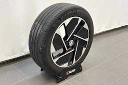 valkoinen Volkswagen ID.3 2023 kuva 10.