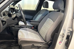 valkoinen Volkswagen ID.3 2023 kuva 11.