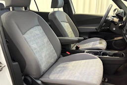 valkoinen Volkswagen ID.3 2023 kuva 12.