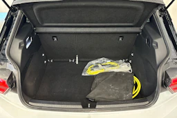 valkoinen Volkswagen ID.3 2023 kuva 14.