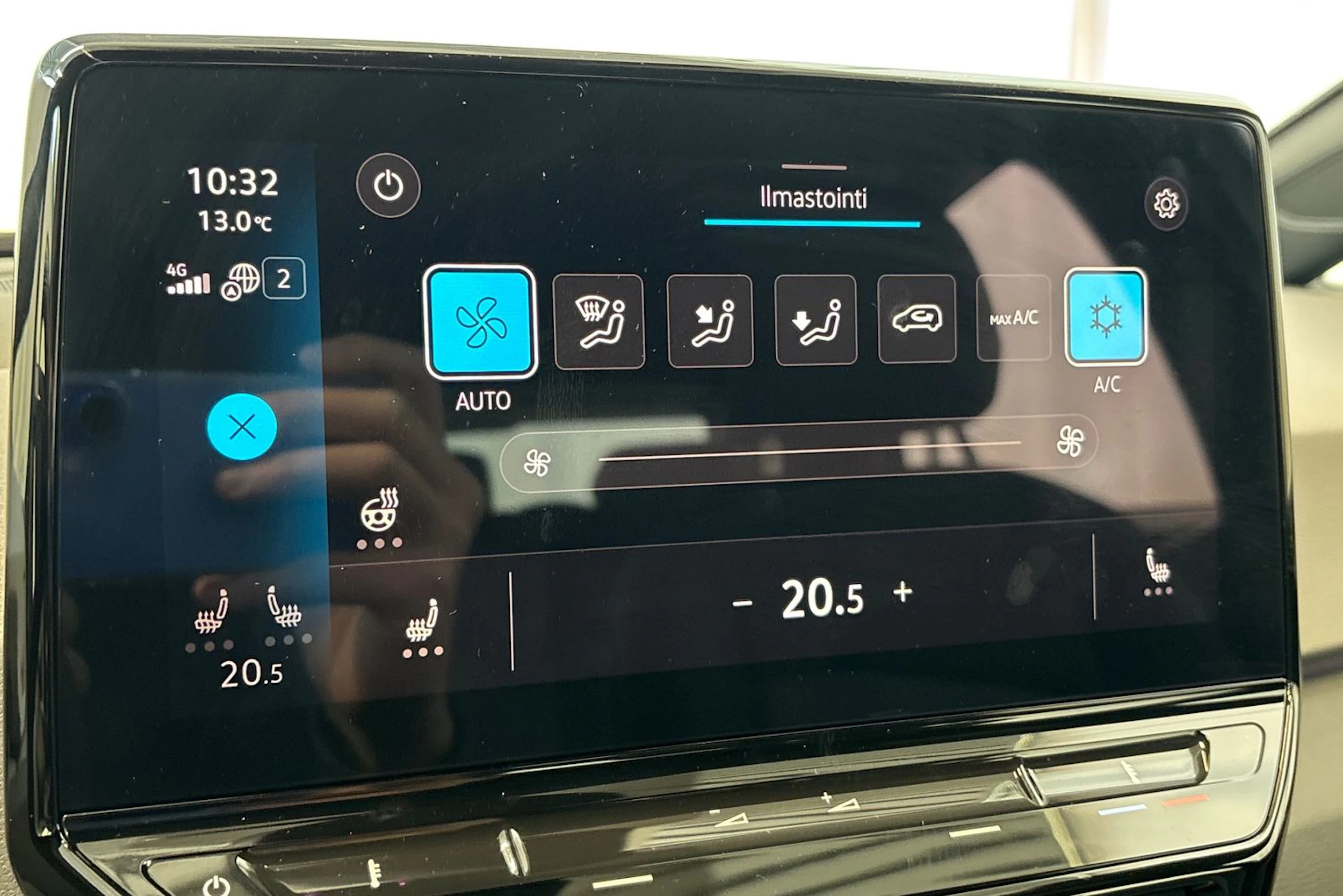 valkoinen Volkswagen ID.3 2023 kuva 23.