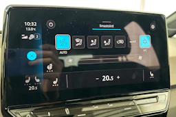 valkoinen Volkswagen ID.3 2023 kuva 23.