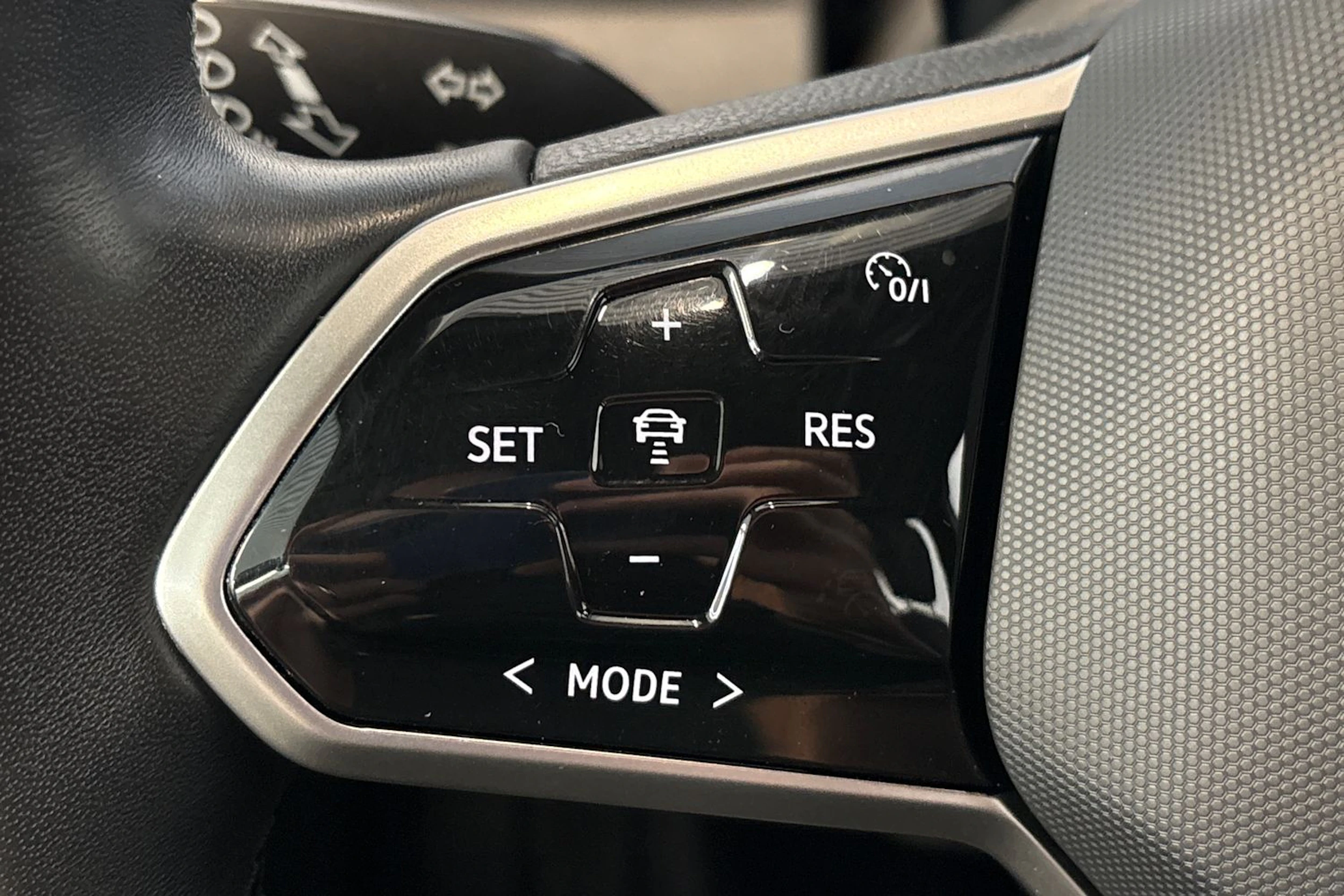 valkoinen Volkswagen ID.3 2023 kuva 24.