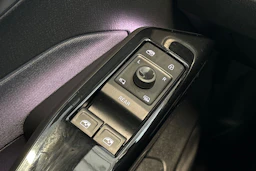 valkoinen Volkswagen ID.3 2023 kuva 27.