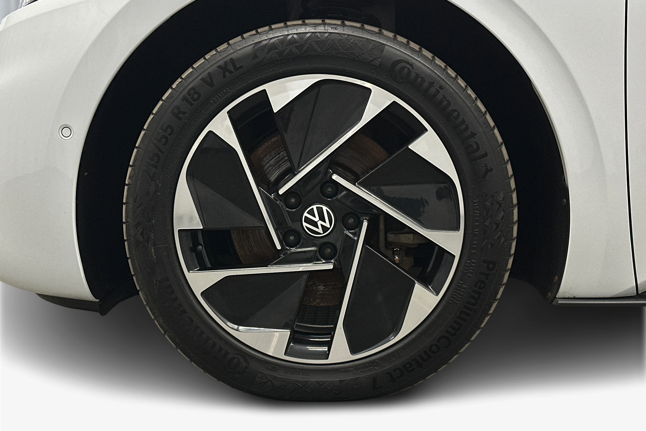 valkoinen Volkswagen ID.3 2023 kuva 12.