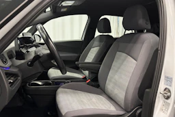 valkoinen Volkswagen ID.3 2023 kuva 16.