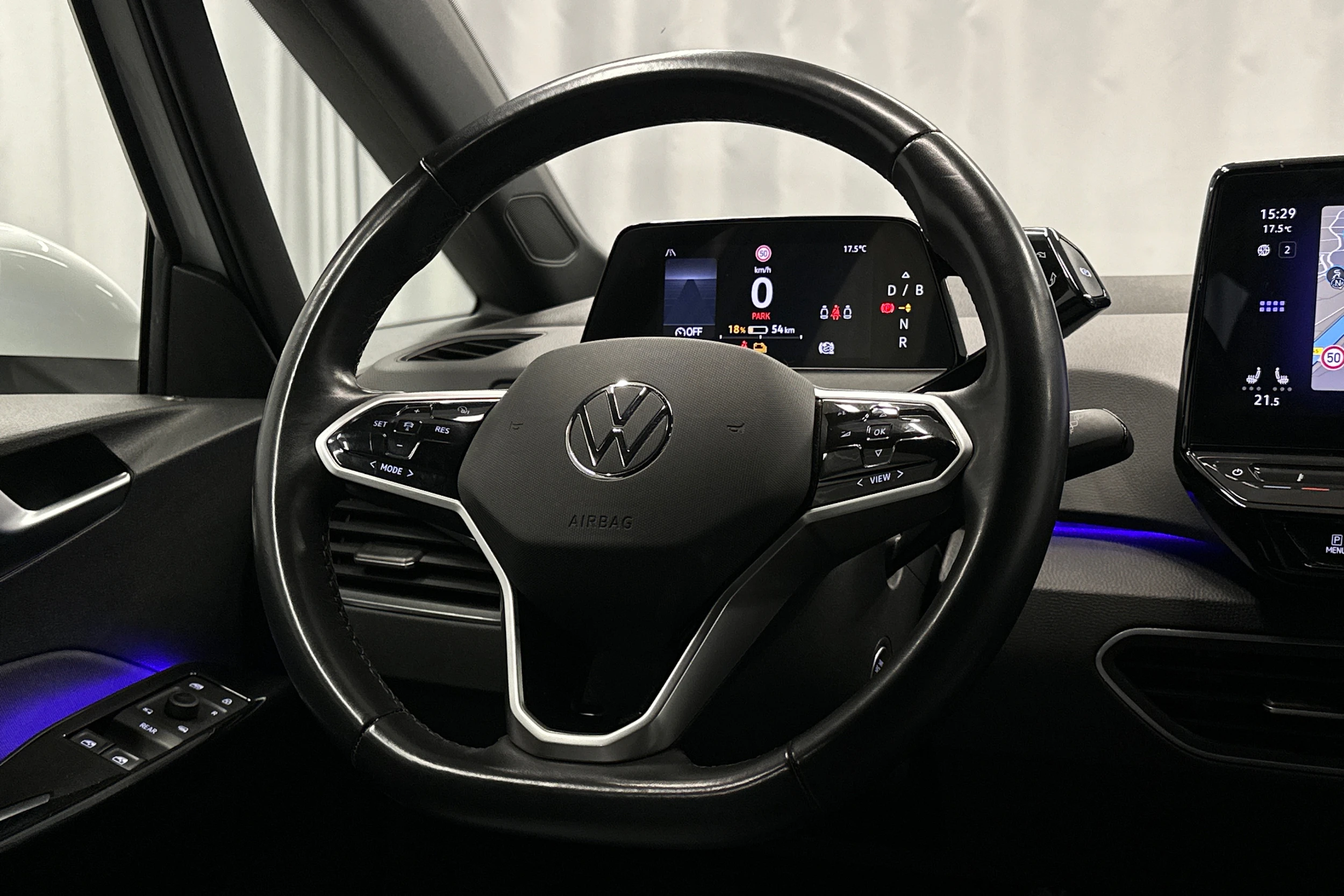 valkoinen Volkswagen ID.3 2023 kuva 17.