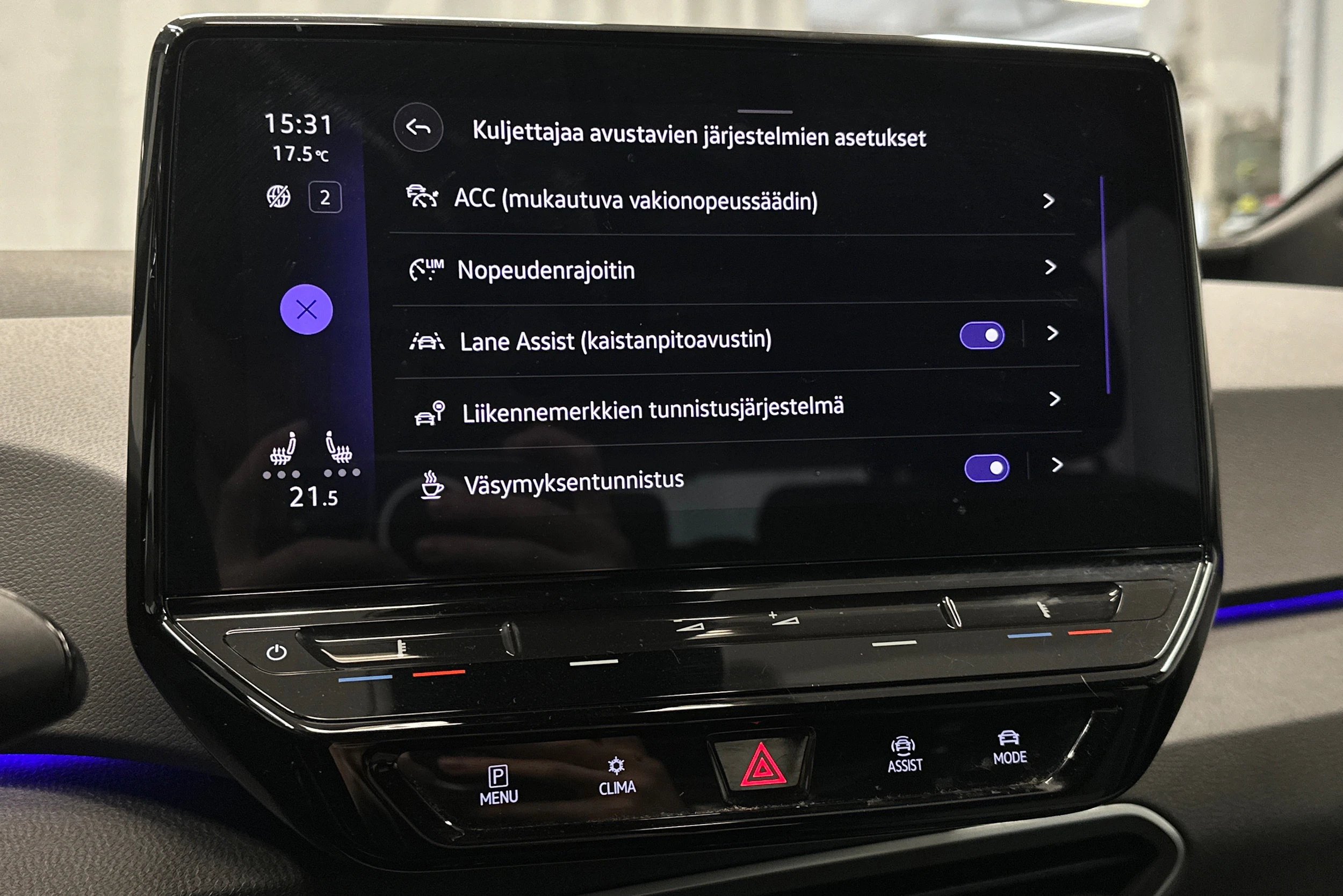 valkoinen Volkswagen ID.3 2023 kuva 25.