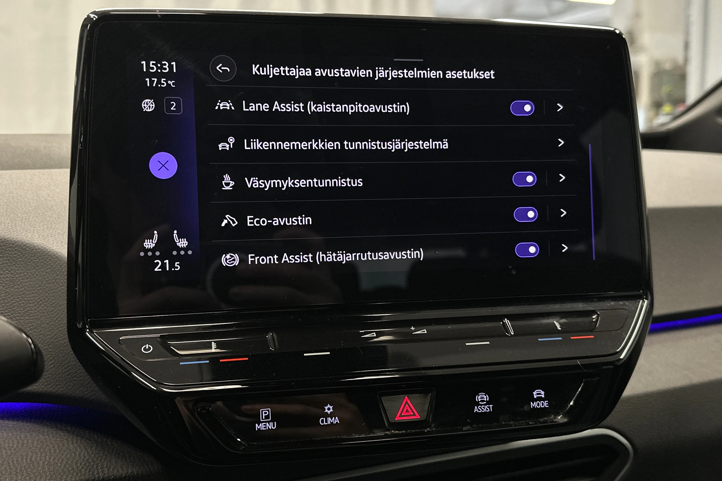 valkoinen Volkswagen ID.3 2023 kuva 26.