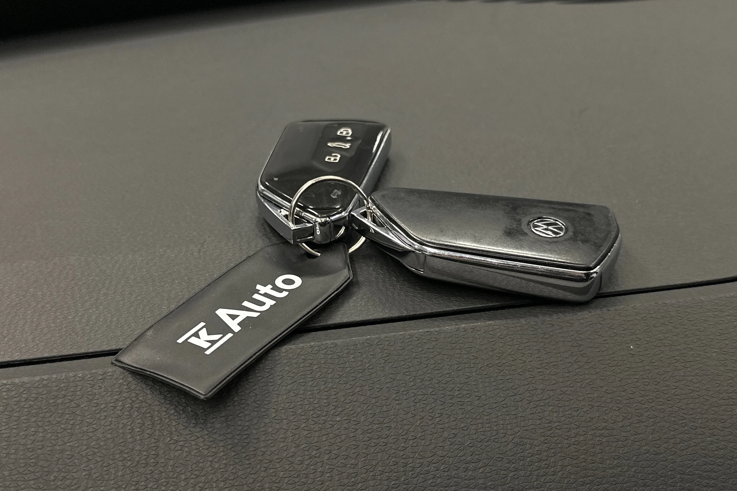 valkoinen Volkswagen ID.3 2023 kuva 28.