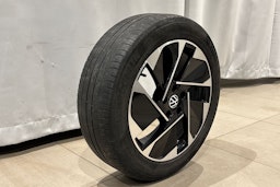 harmaa Volkswagen ID.3 2023 kuva 11.