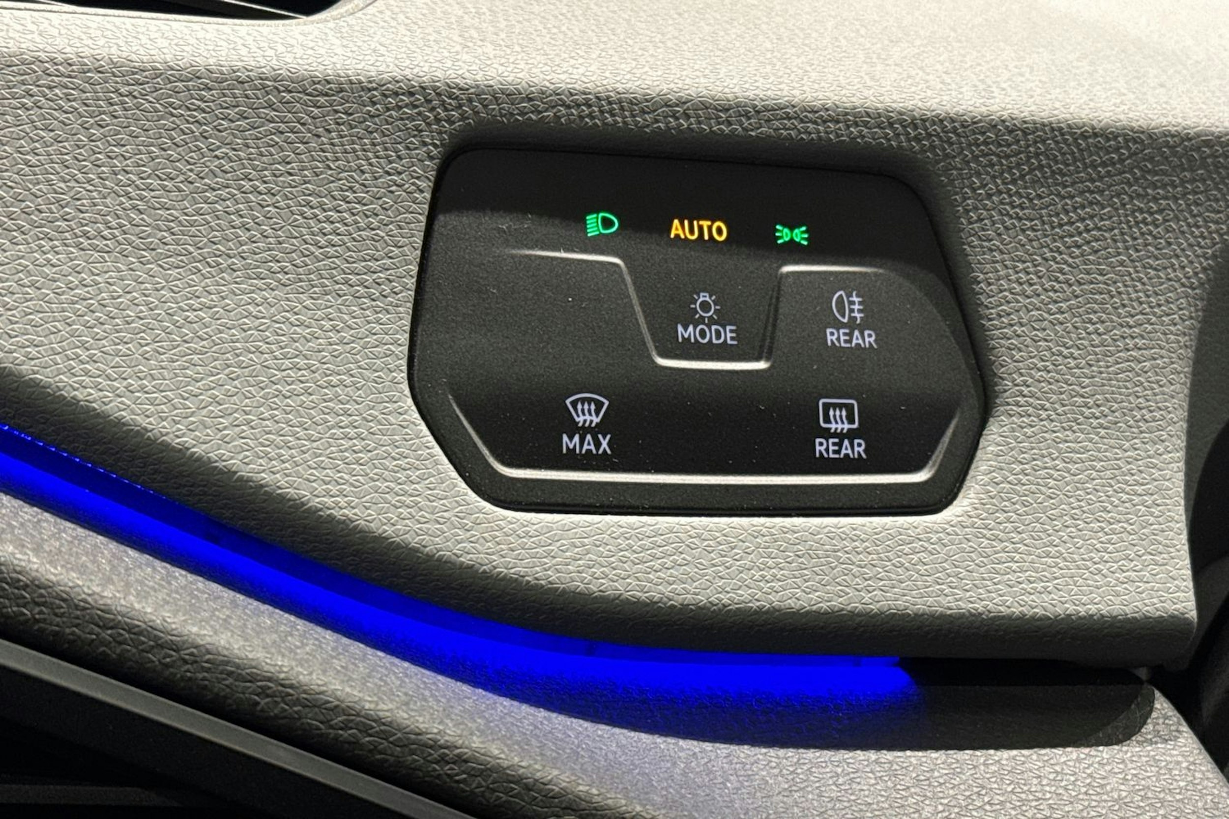 harmaa Volkswagen ID.3 2023 kuva 16.