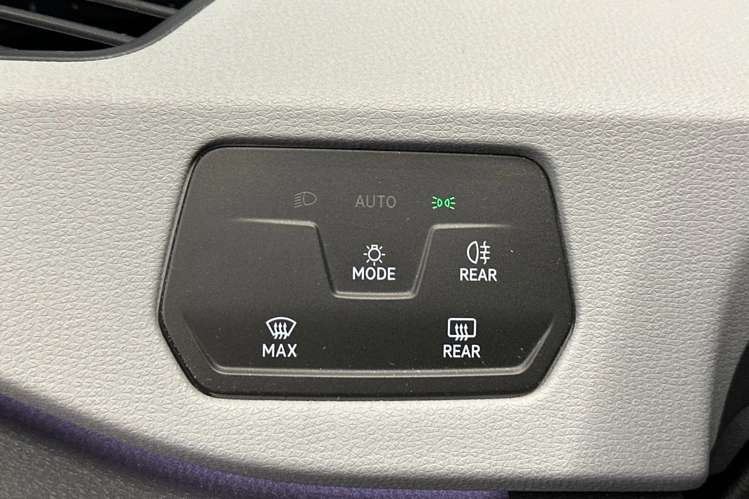 sininen Volkswagen ID.3 2023 kuva 15.