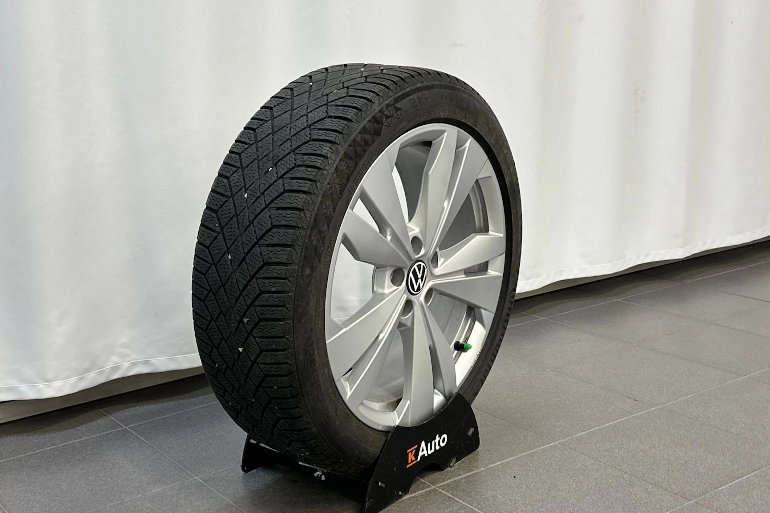 sininen Volkswagen ID.3 2023 kuva 26.