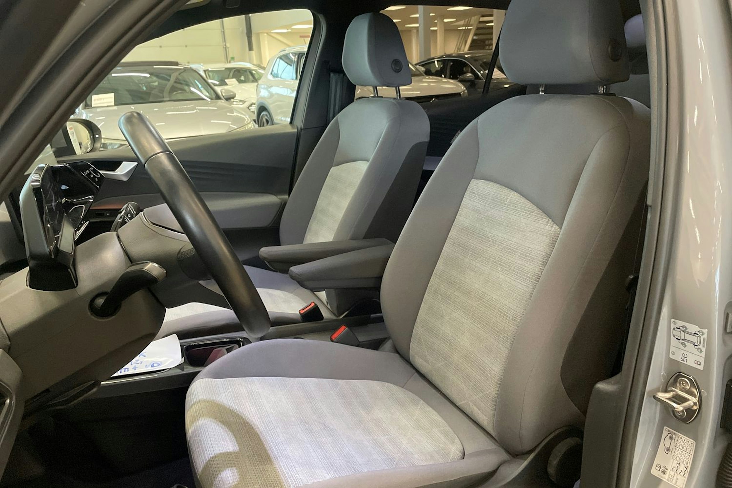 harmaa Volkswagen ID.3 2023 kuva 11.