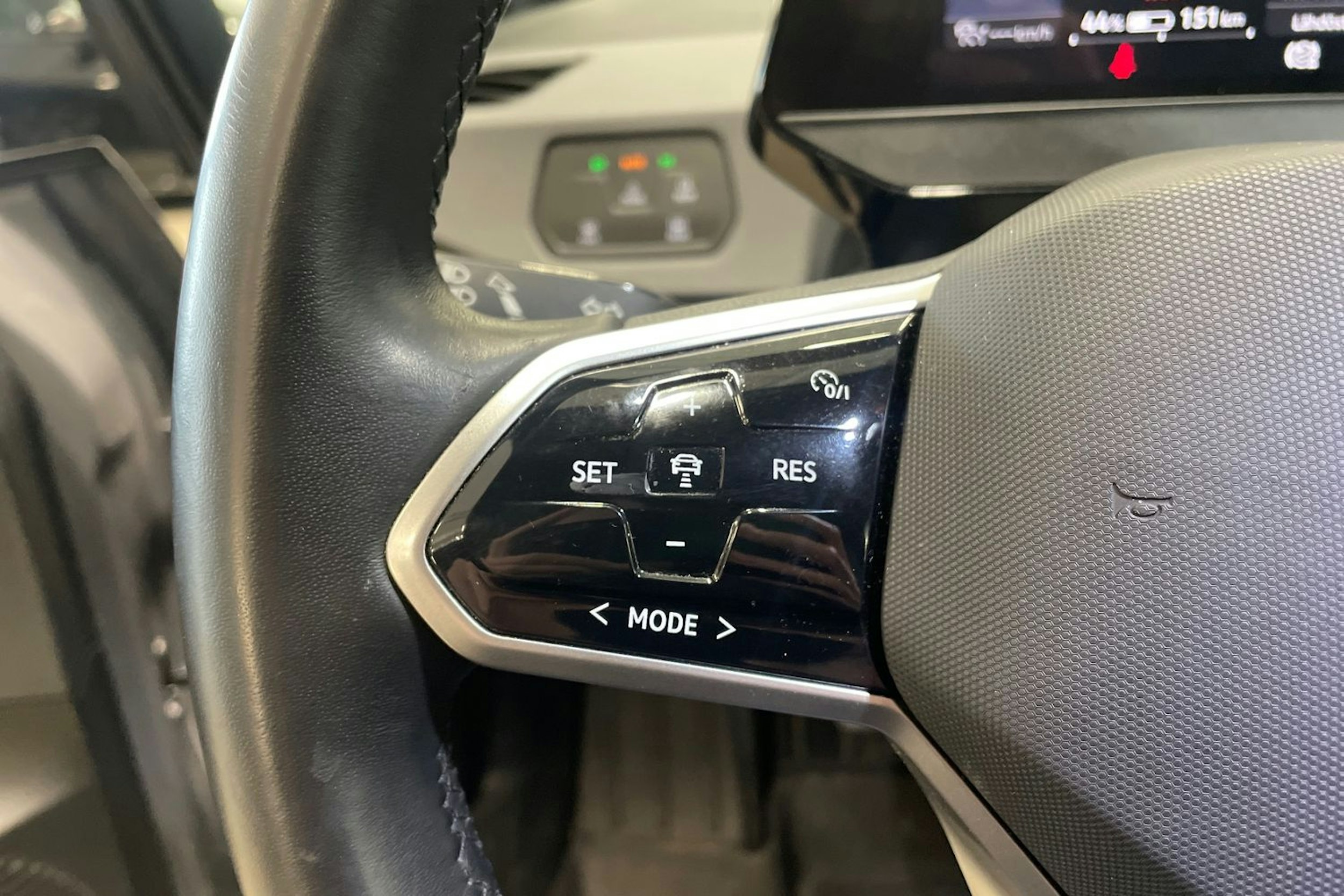 harmaa Volkswagen ID.3 2023 kuva 15.