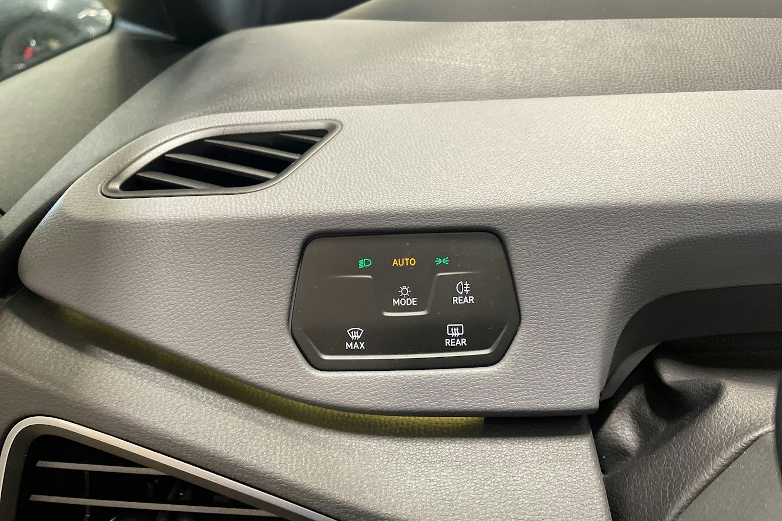 harmaa Volkswagen ID.3 2023 kuva 17.