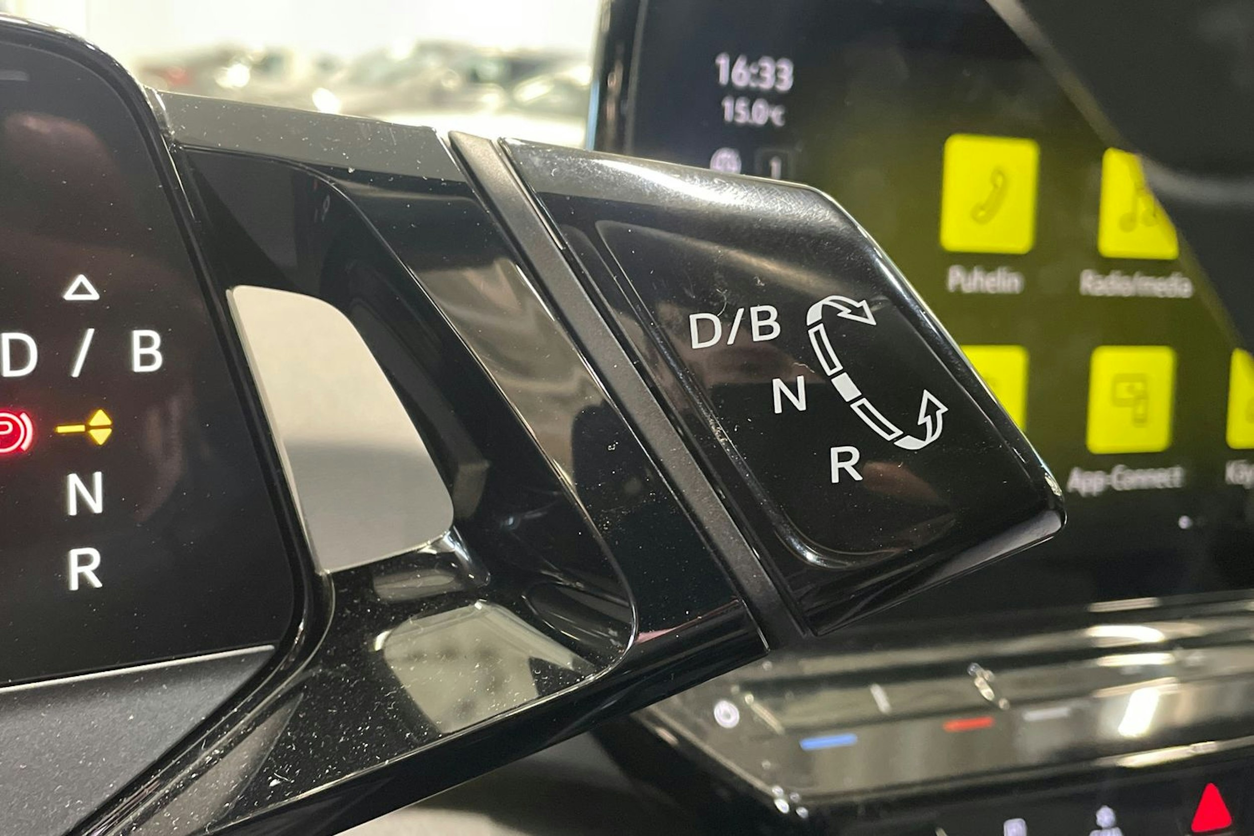 harmaa Volkswagen ID.3 2023 kuva 18.