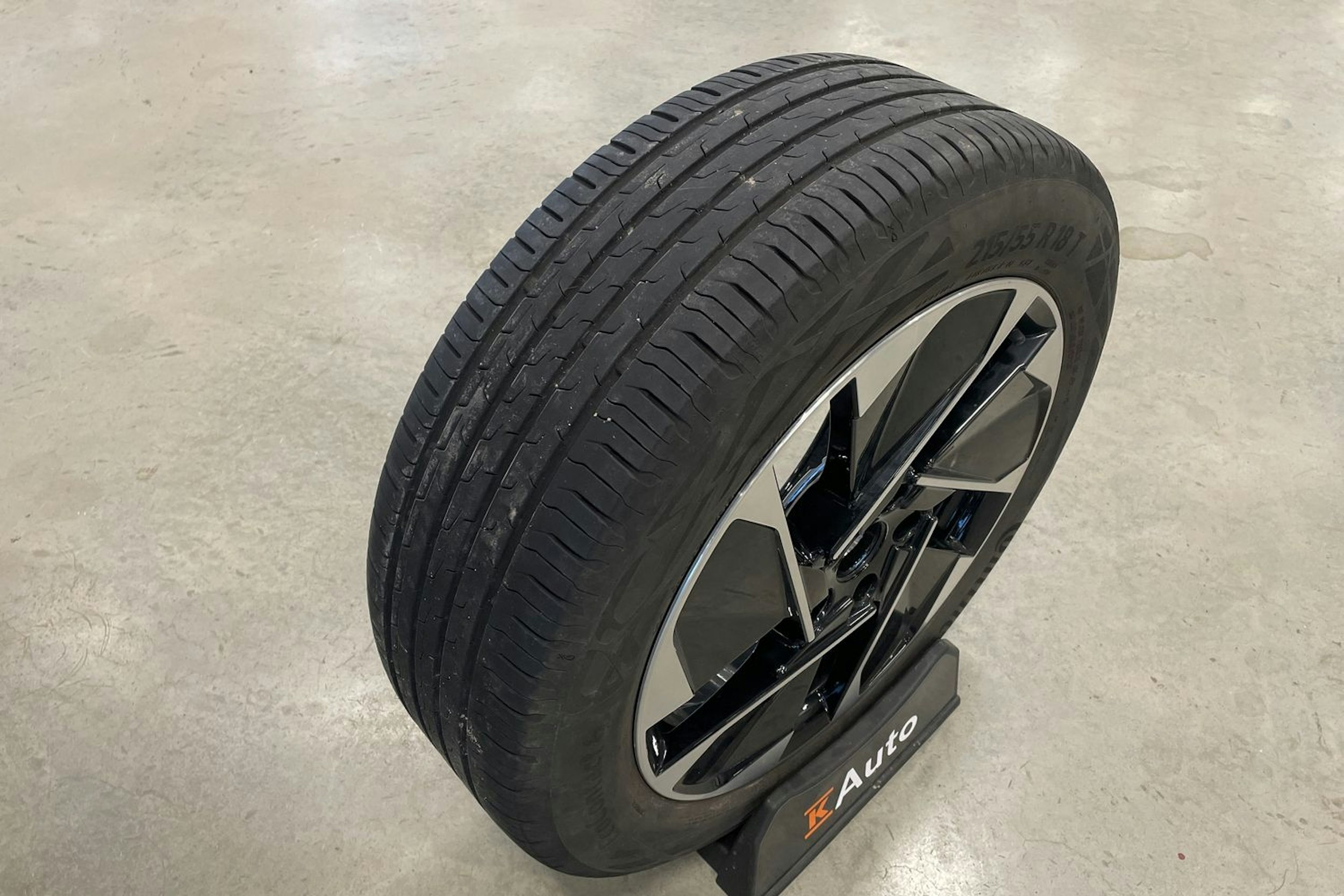 harmaa Volkswagen ID.3 2023 kuva 38.