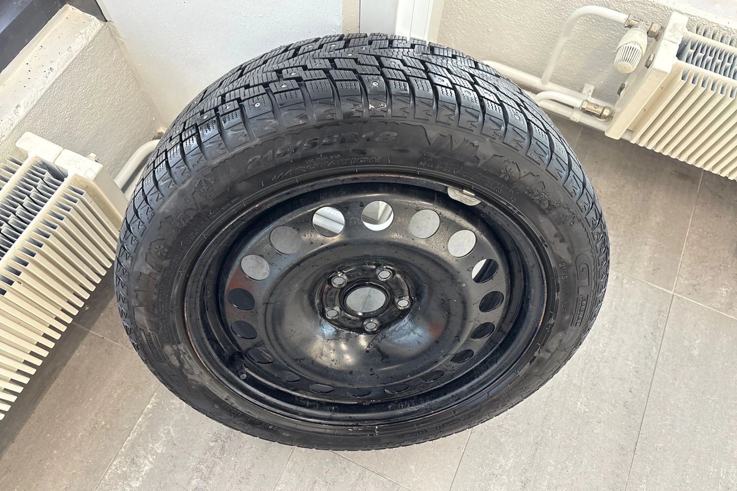harmaa Volkswagen ID.3 2023 kuva 10.