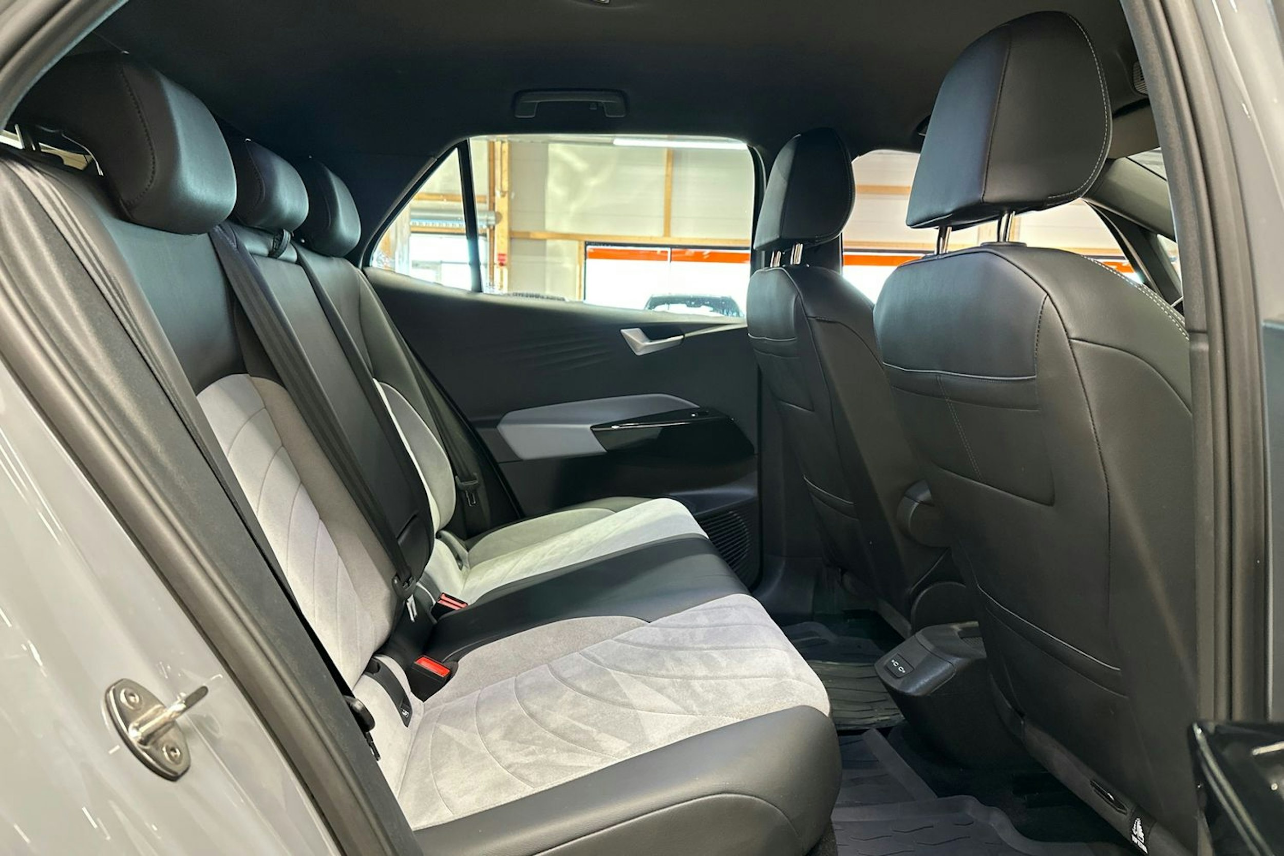 harmaa Volkswagen ID.3 2023 kuva 15.