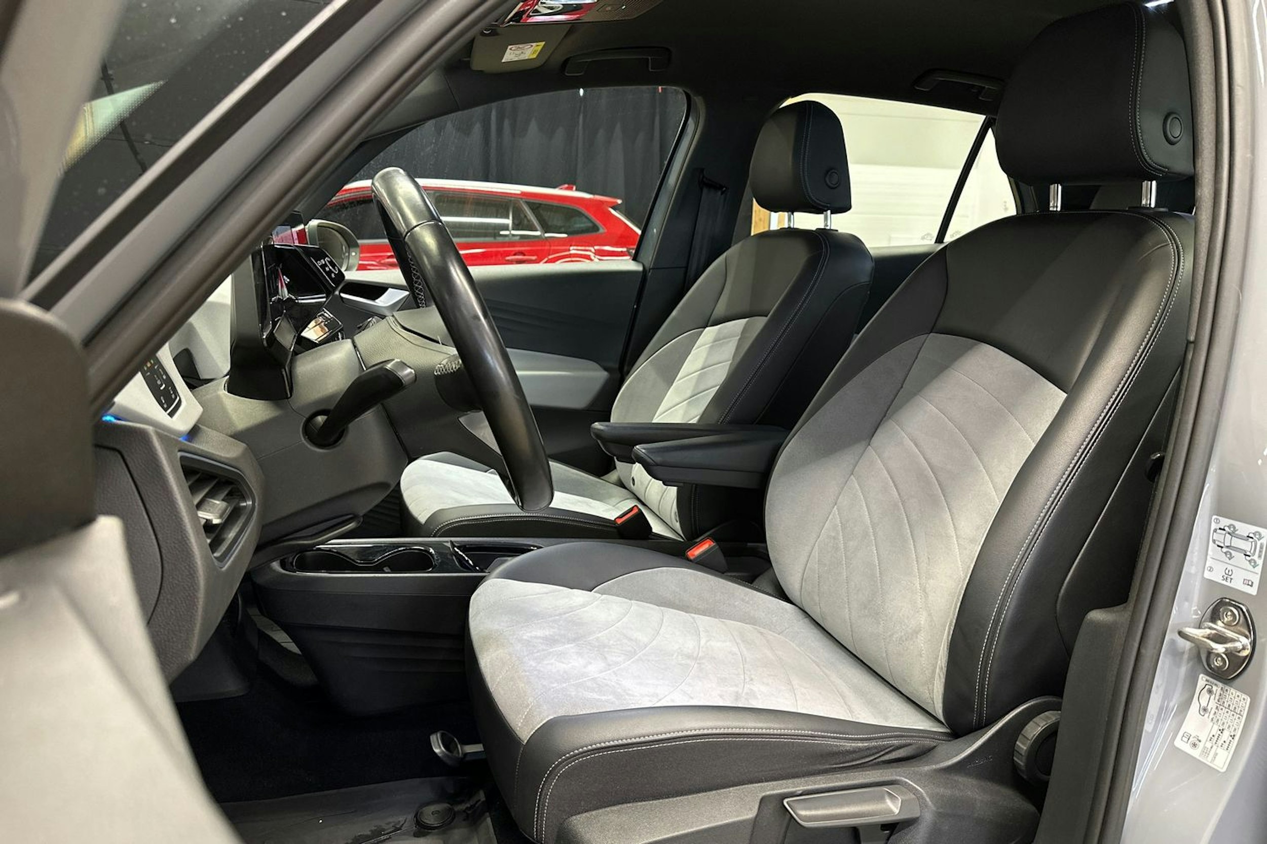 harmaa Volkswagen ID.3 2023 kuva 16.