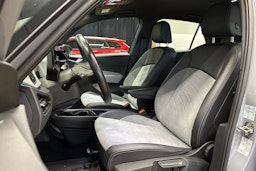 harmaa Volkswagen ID.3 2023 kuva 16.